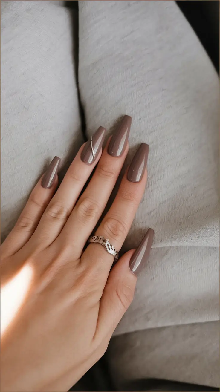 august nails color ideas Cocoa Mocha Glam