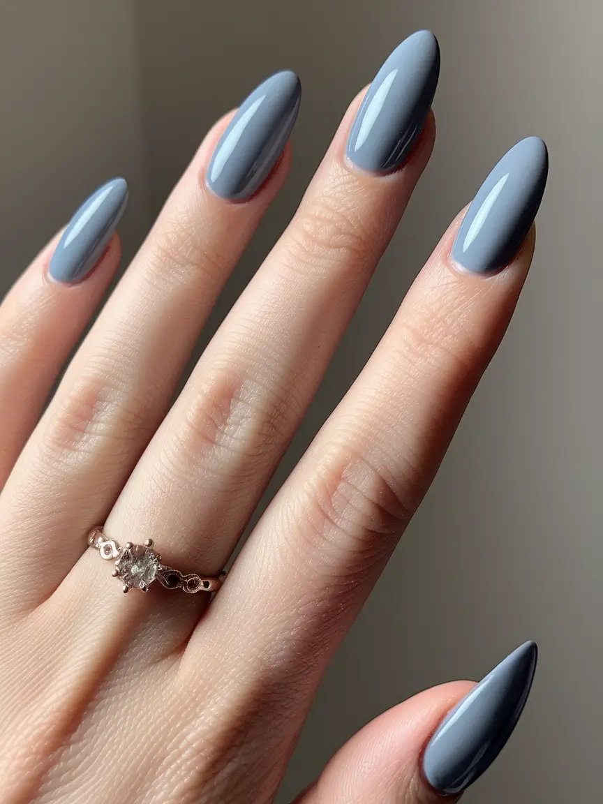 Autumn 2025 Nail Color Inspiration – Steel-Sky Almonds