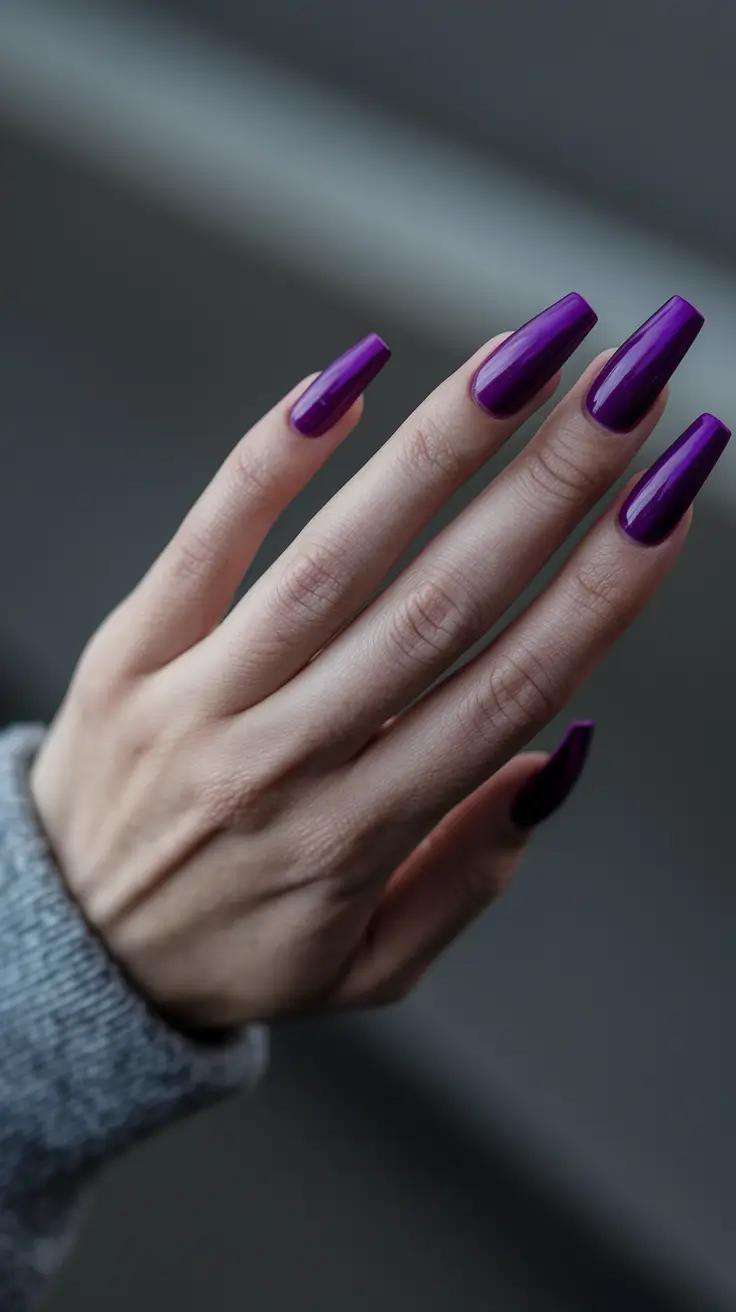 Autumn 2025 Nail Color Inspiration – Velvet Aubergine Coffins