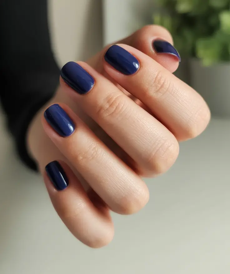 2025 Short Fall Nail Trends – Ink Navy Patent Rounds