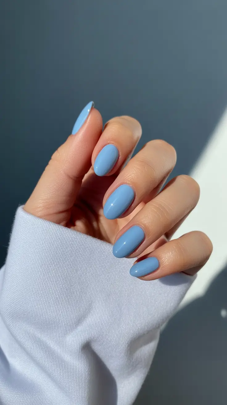 Cute Fall & Winter Nails 2025–2026 - Frosted Periwinkle Short Ovals